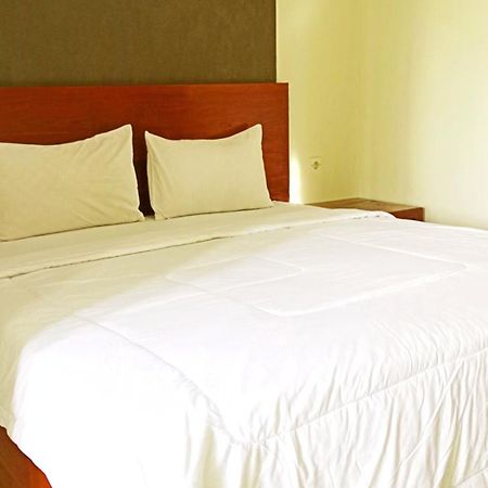 Grand Khalifah Guesthouse Sumbawa Esterno foto