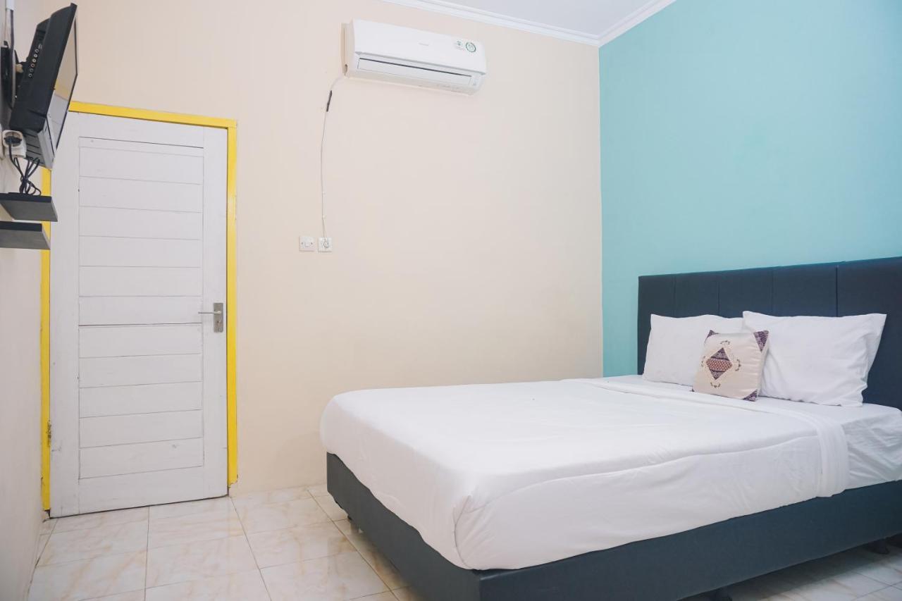 Grand Khalifah Guesthouse Sumbawa Esterno foto