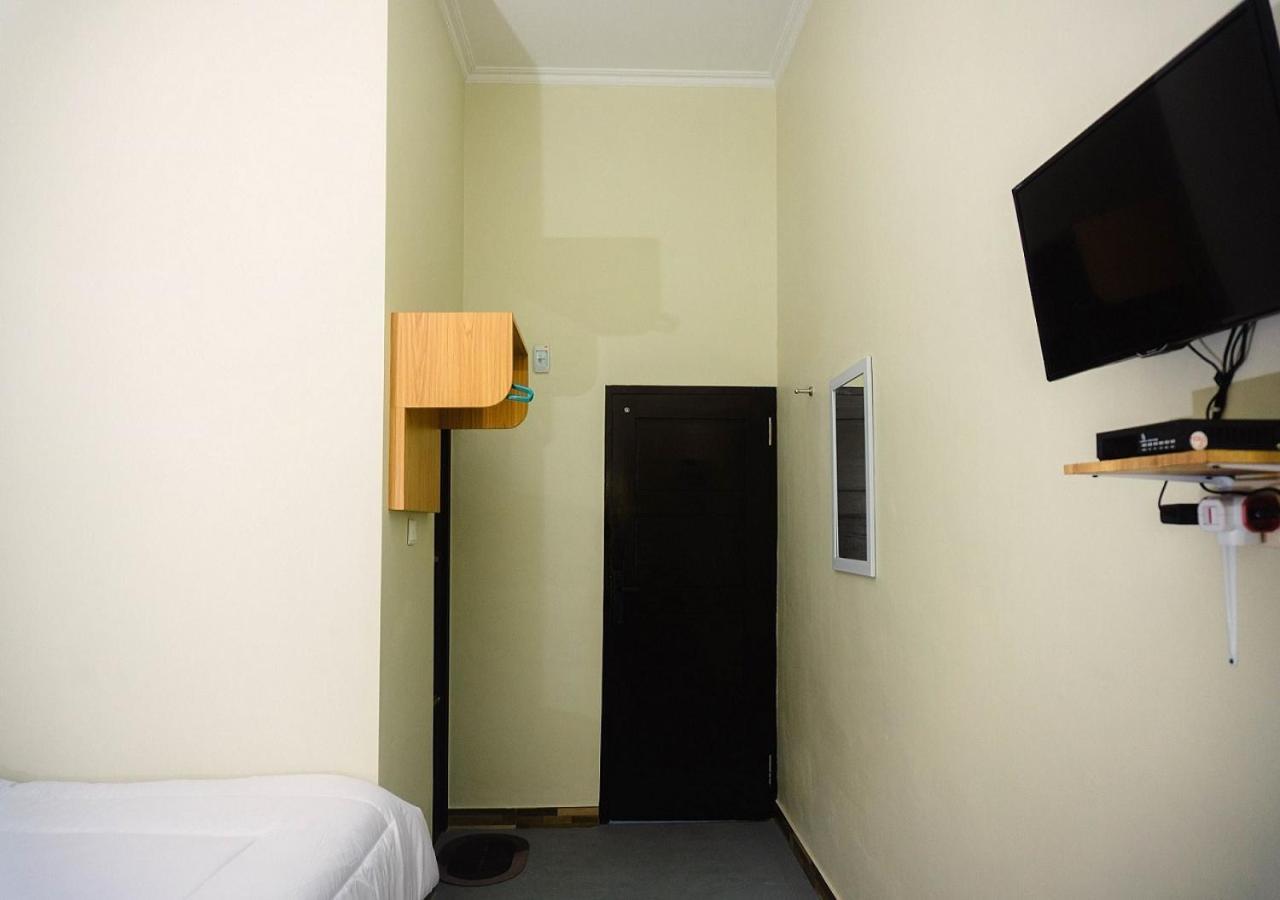 Grand Khalifah Guesthouse Sumbawa Esterno foto