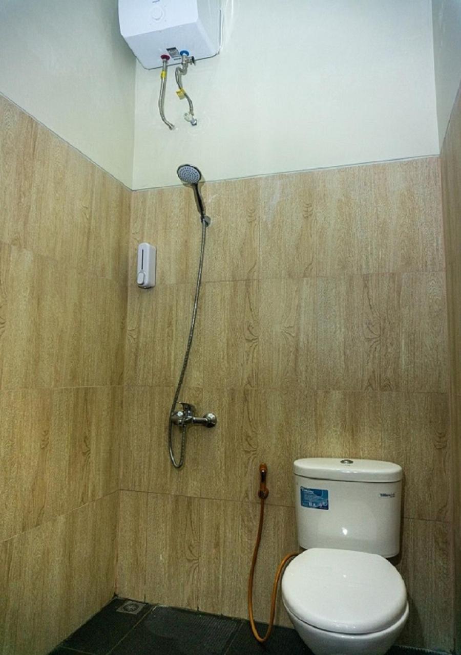 Grand Khalifah Guesthouse Sumbawa Esterno foto