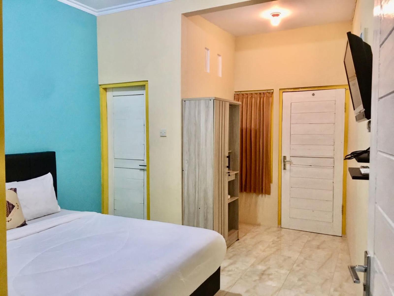 Grand Khalifah Guesthouse Sumbawa Esterno foto