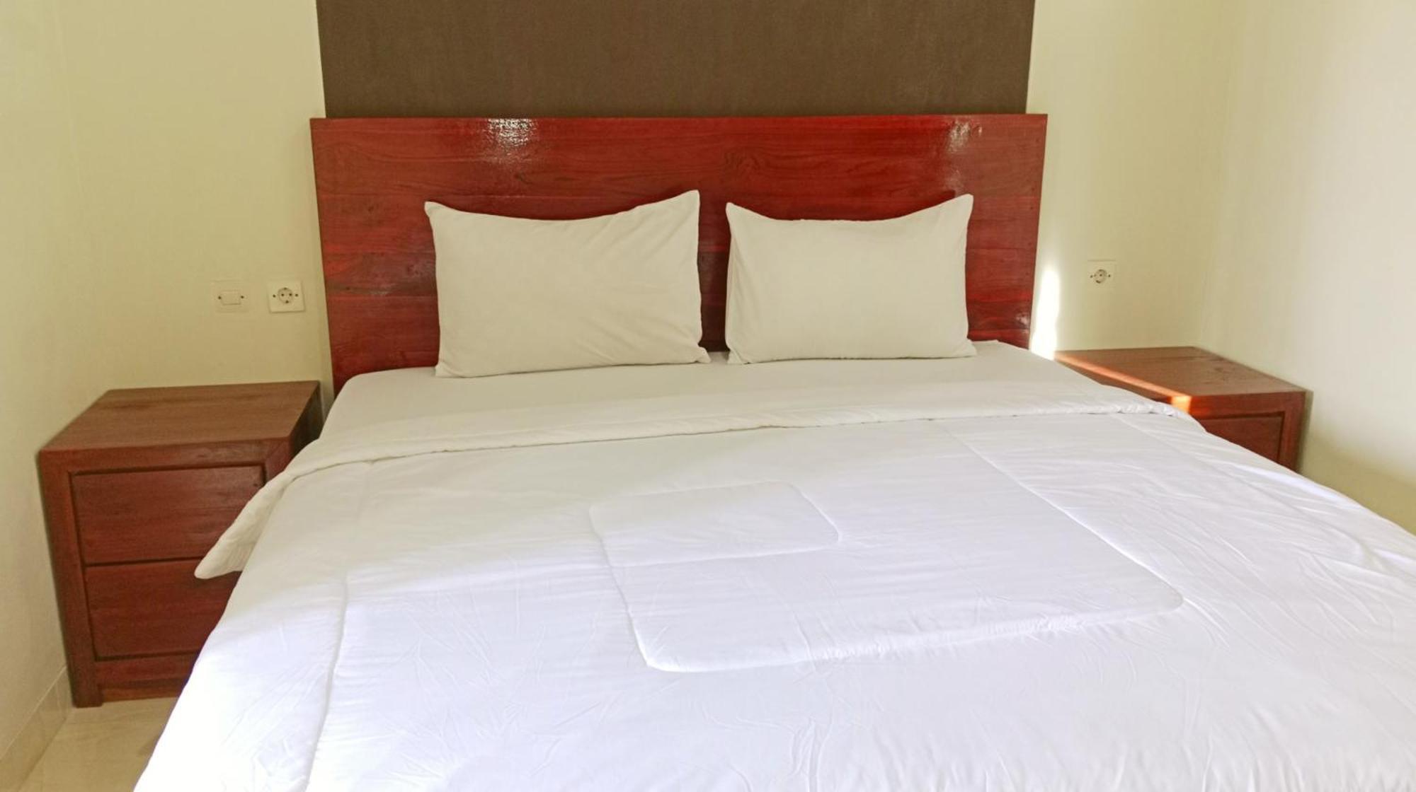 Grand Khalifah Guesthouse Sumbawa Esterno foto