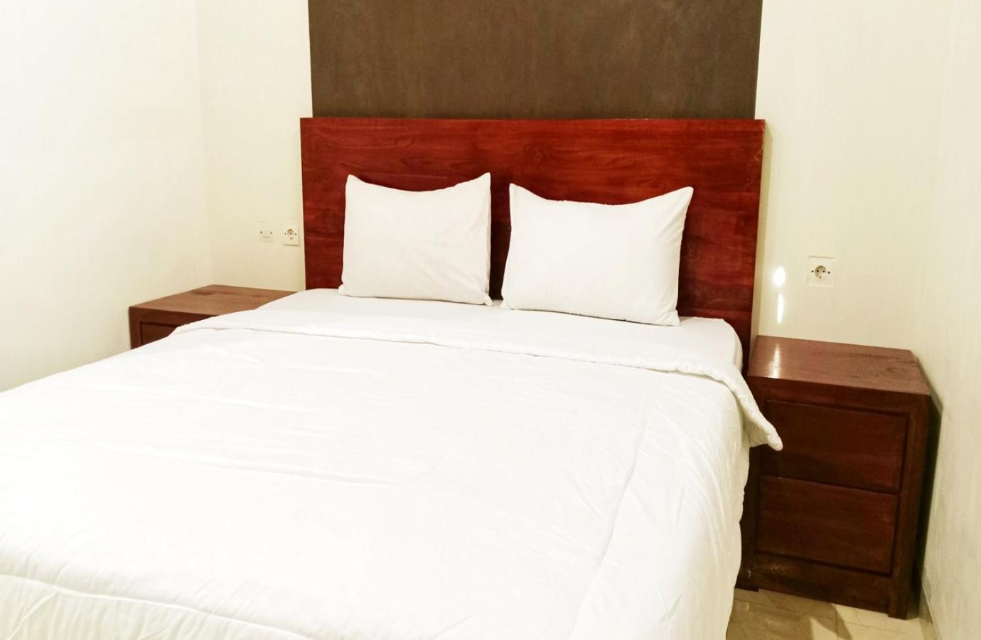Grand Khalifah Guesthouse Sumbawa Esterno foto