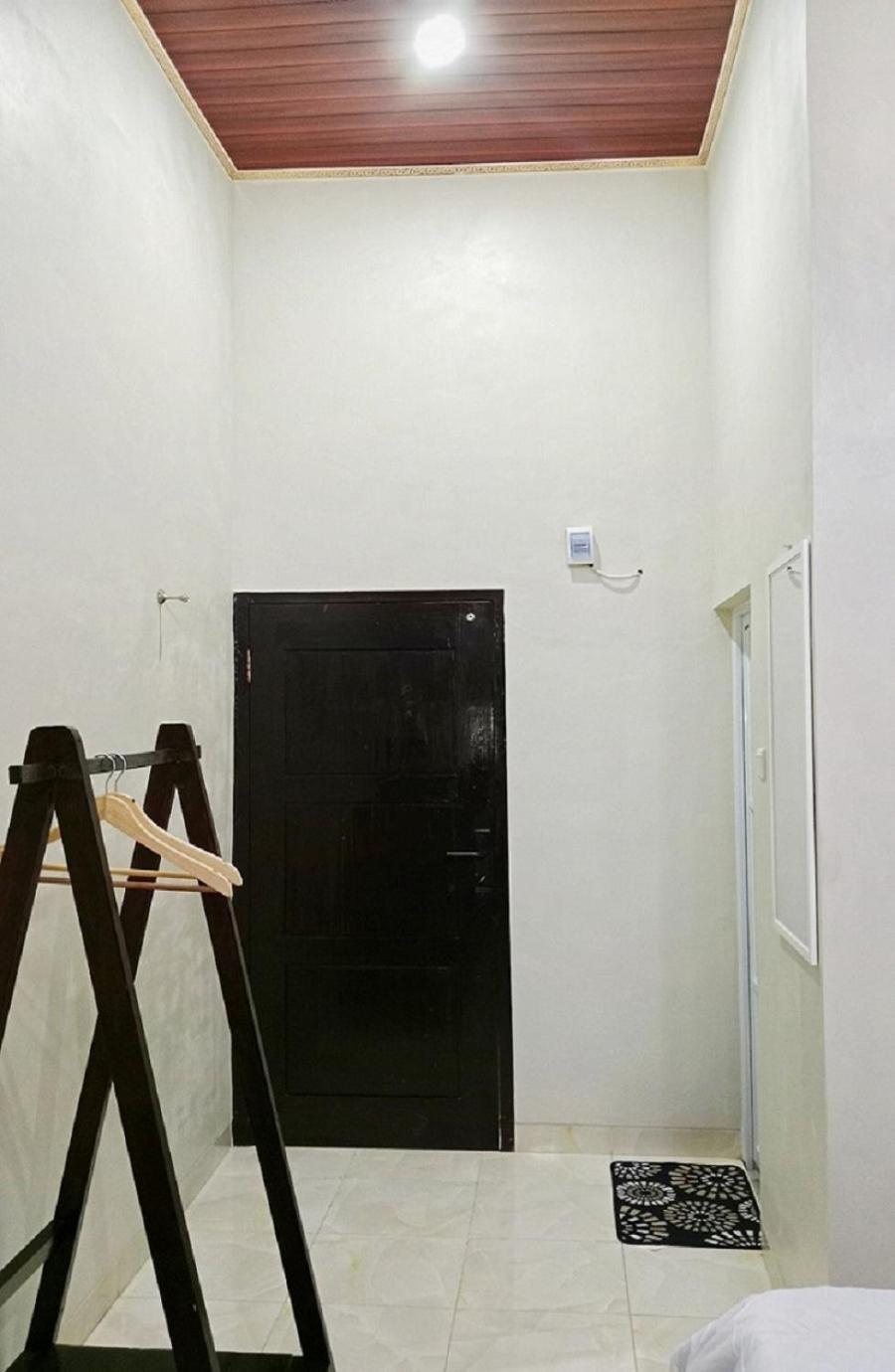 Grand Khalifah Guesthouse Sumbawa Esterno foto