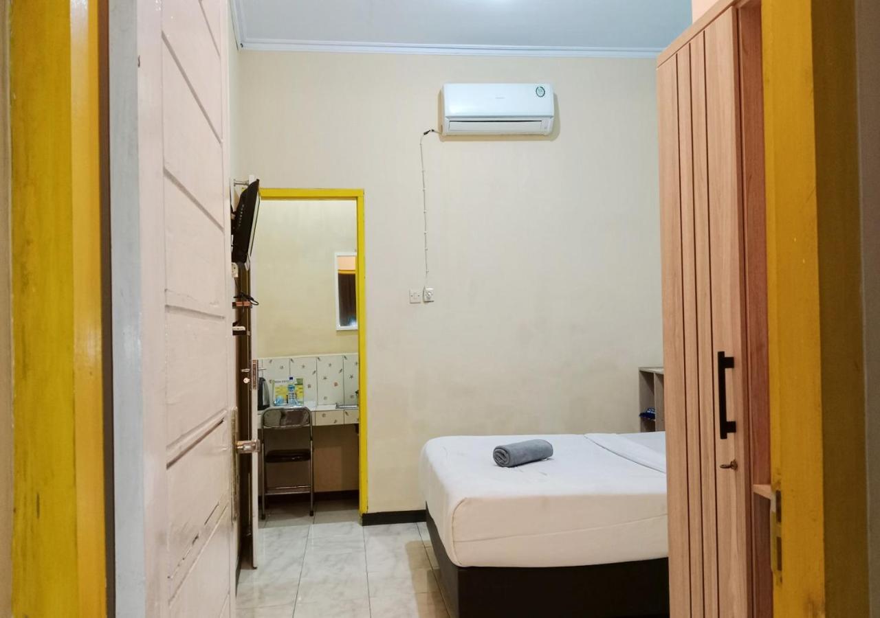 Grand Khalifah Guesthouse Sumbawa Esterno foto