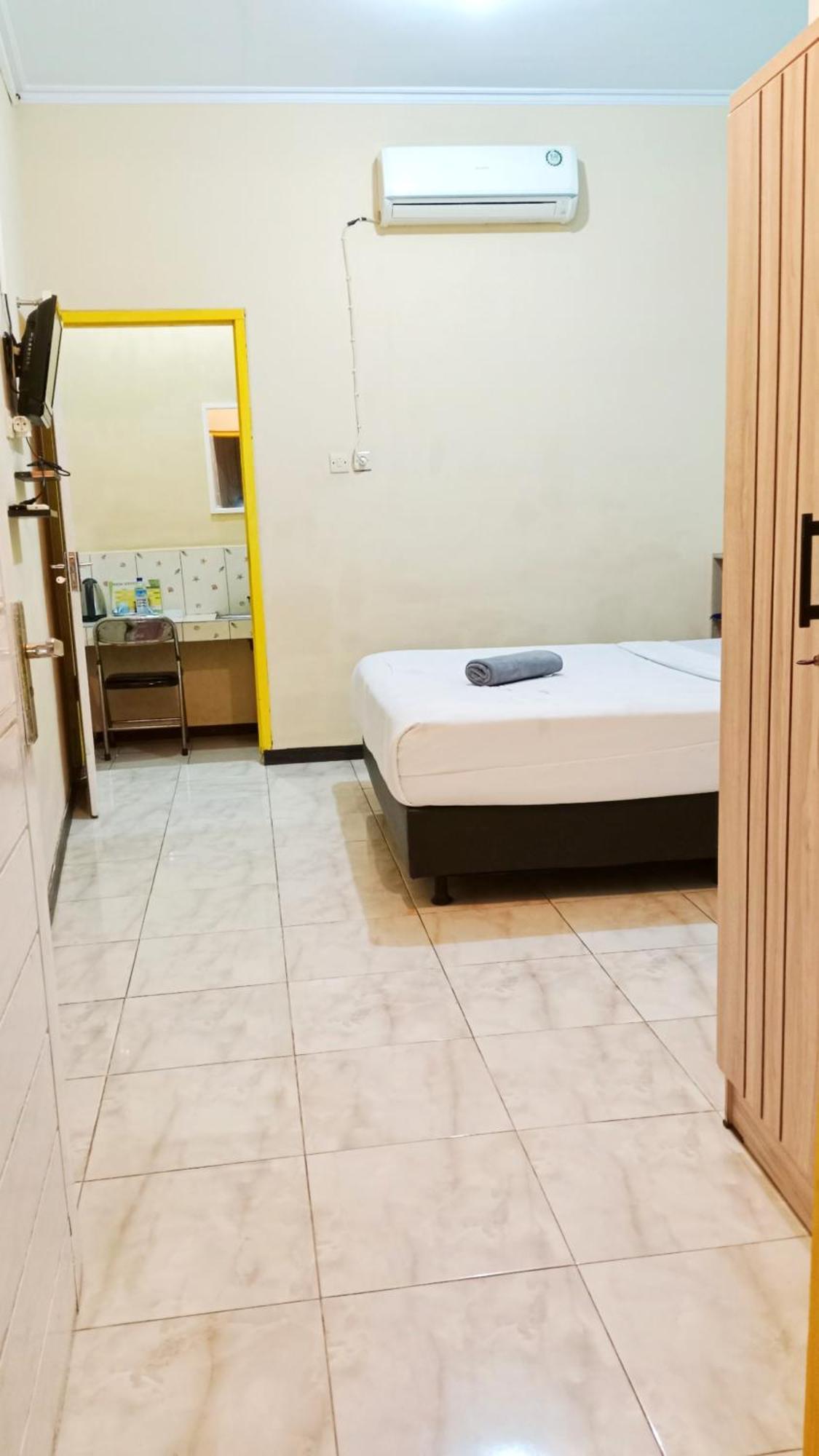 Grand Khalifah Guesthouse Sumbawa Esterno foto
